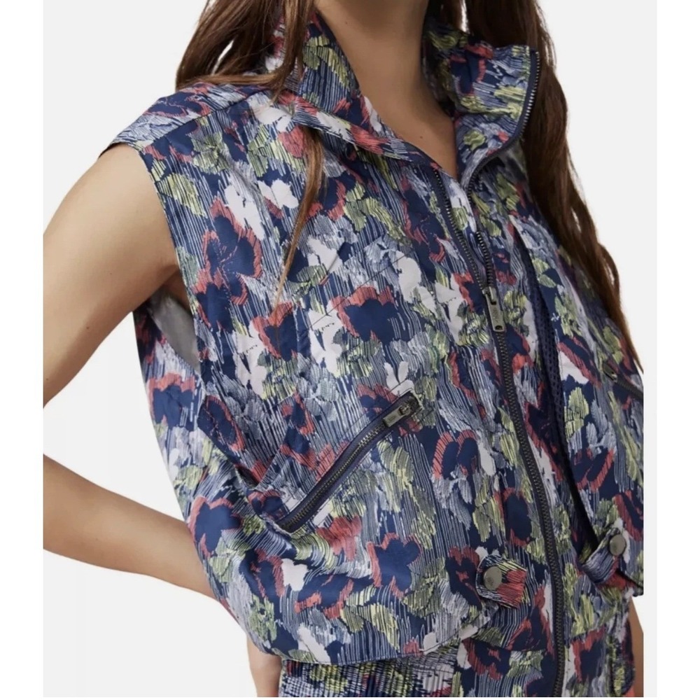 Free People Movement Vest XS Full Zip Pocket Floral Print Hidden Hood NEW - Picture 6 of 15